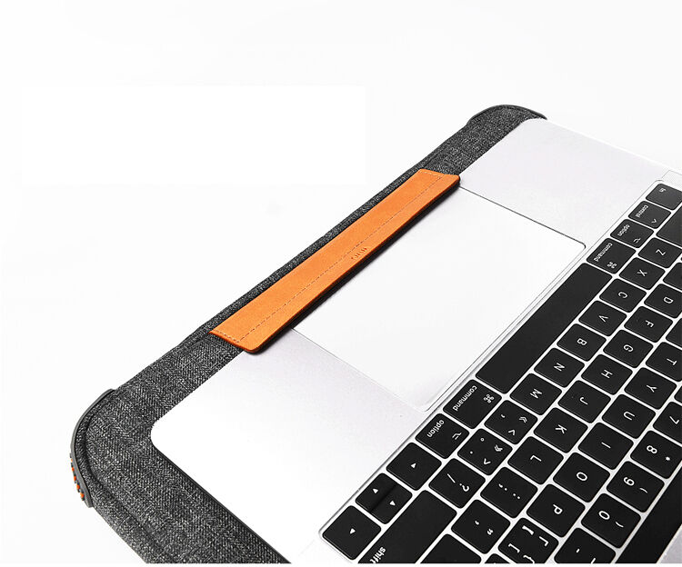 Multifunkční brašna se stojánkem pro iPad Pro 12,9