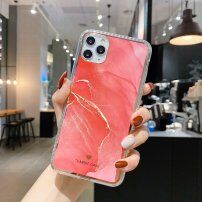 Mramorový nárazuvzdorný kryt pro iPhone 11 Pro - korálový