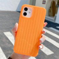 Vroubkovaný neonový kryt pro iPhone 11 Pro - oranžový