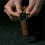 Nomad Horween Traditional kožený řemínek pro Apple Watch Ultra 49mm / 46mm / 45mm / 44mm / 42mm - černé zapínání