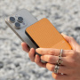 Native Union (Re)Classic bezdrátová MagSafe powerbanka s portem USB-C - 5 000 mAh - hořčicová