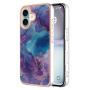 Mramorový ochranný kryt pro iPhone 16 - fialový