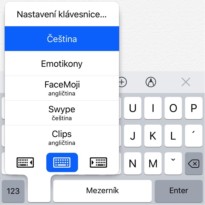 Jak zapnout další klávesnice pro iPhone a kde v iOS 11 najít tu pro psaní jednou rukou?