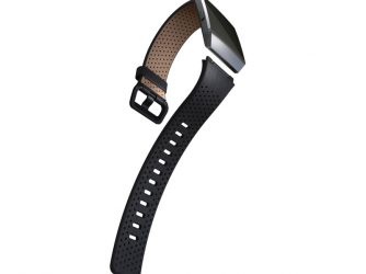 Fitness náramek pro iPhone Fitbit Ionic je už v prodeji