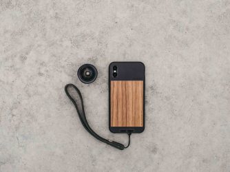 Společnost Moment představila dřevěný kryt na iPhone X