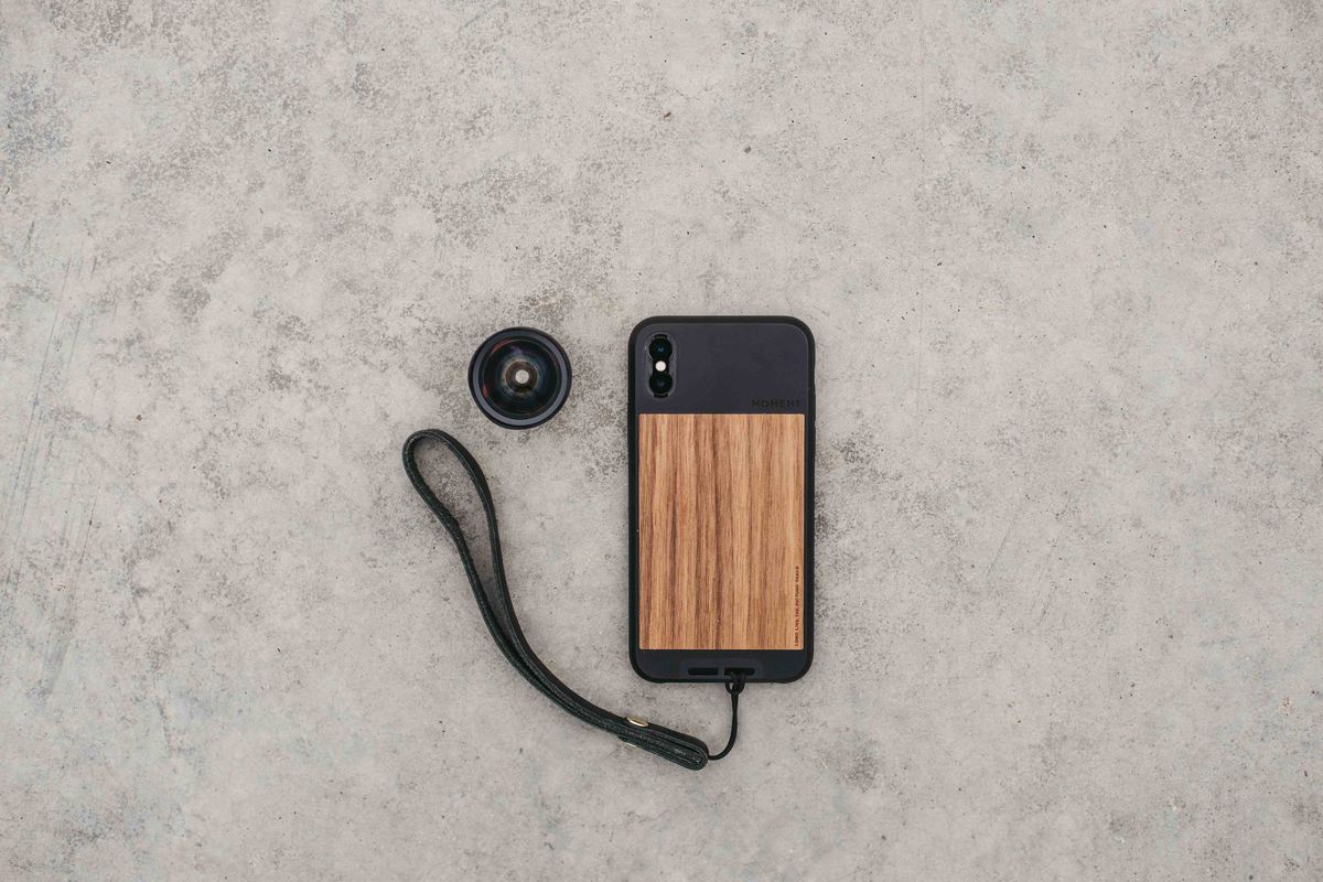 Společnost Moment představila dřevěný kryt na&nbsp;iPhone X