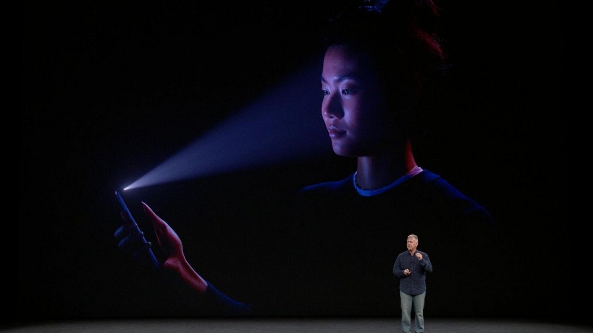 Face ID nu identifica mai multe fete