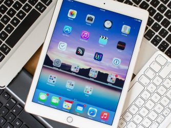 Pouzdra s&nbsp;klávesnicí pro iPad 9.7“ (2018)