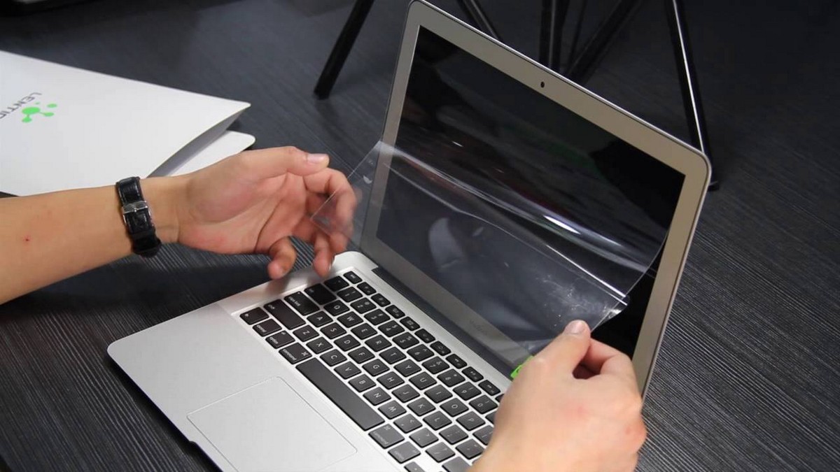 Macbook - tvrzené sklo