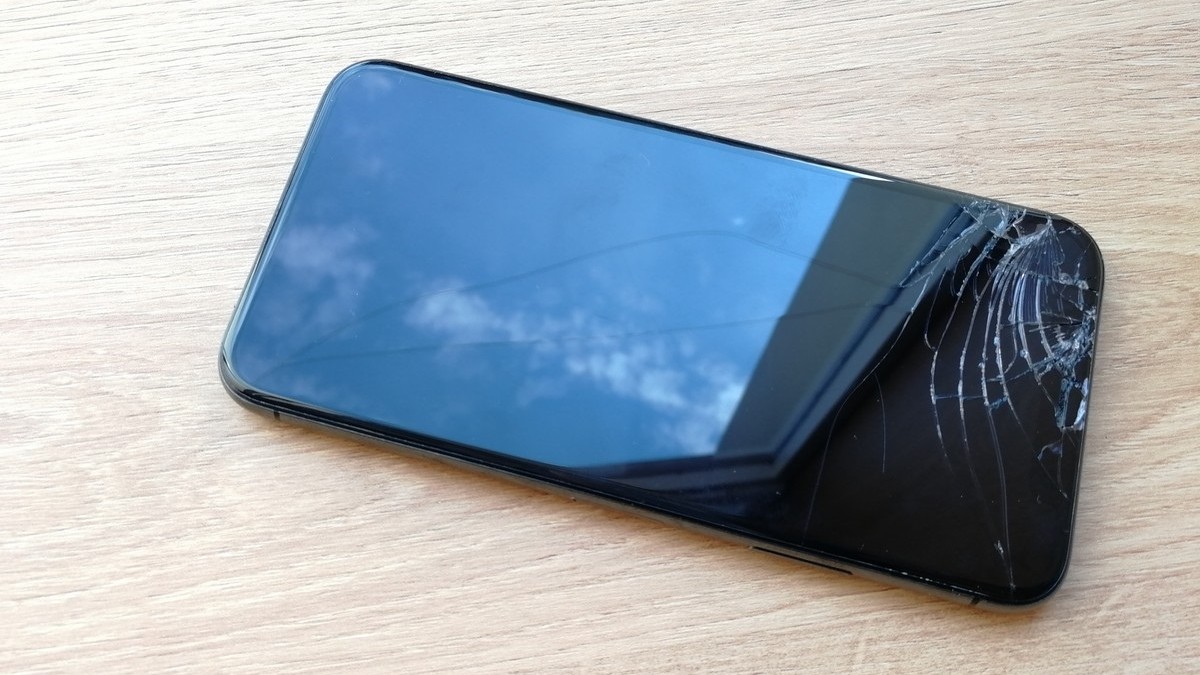 Prasklý displej iPhonu X