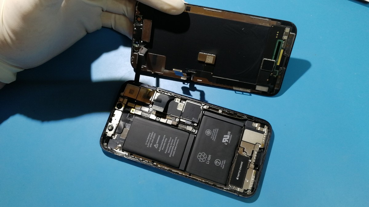 Výměna displeje - iPhone