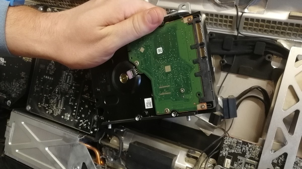 Výměna pevného disku - iMac