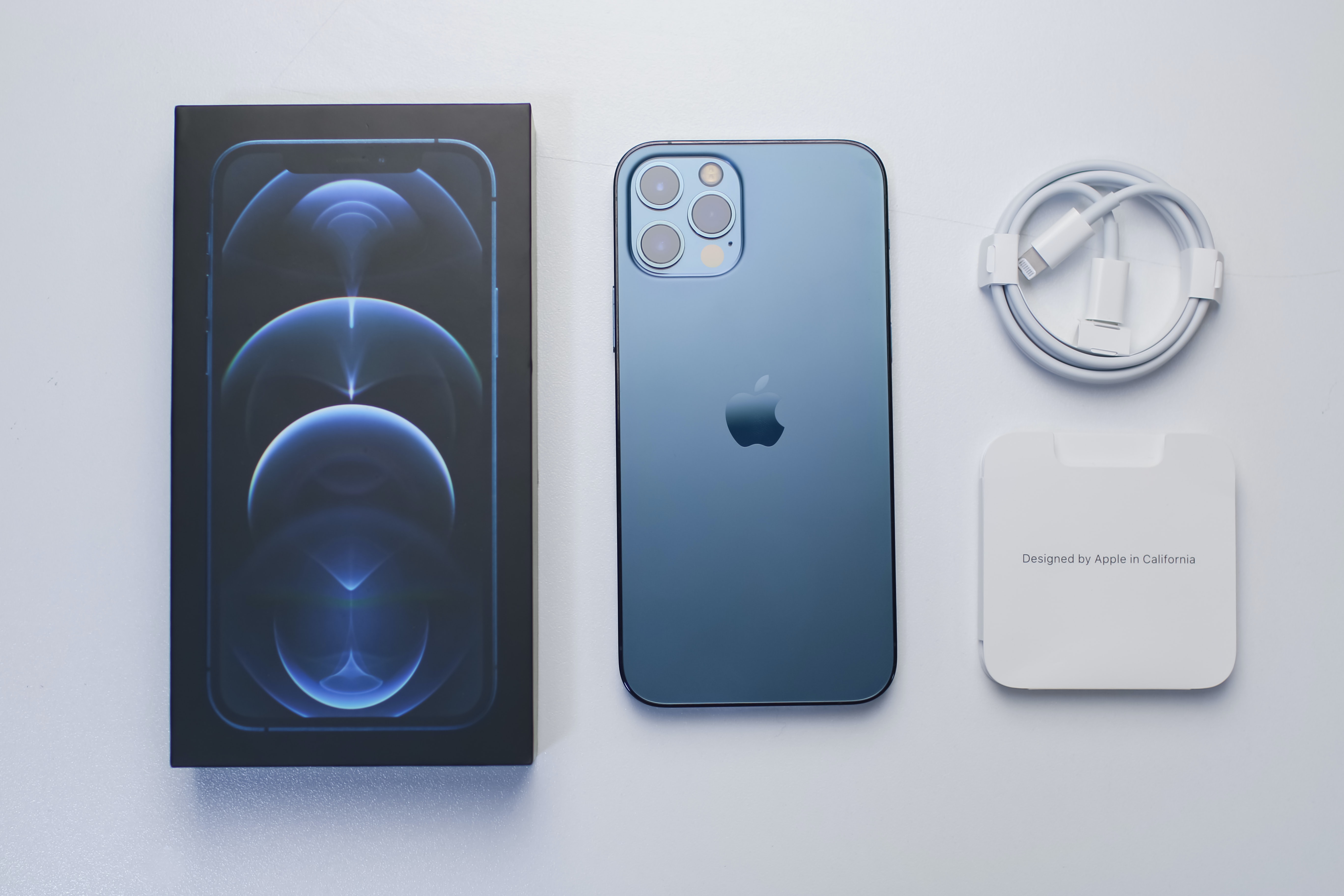 Co obsahuje balení iPhonu?