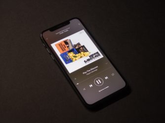 S námi se neztratíte v tom jak nastavit výchozí aplikaci pro přehrávání hudby na iPhonu