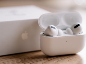 Připravili jsme pro vás návod jak připojit AirPods k Apple TV