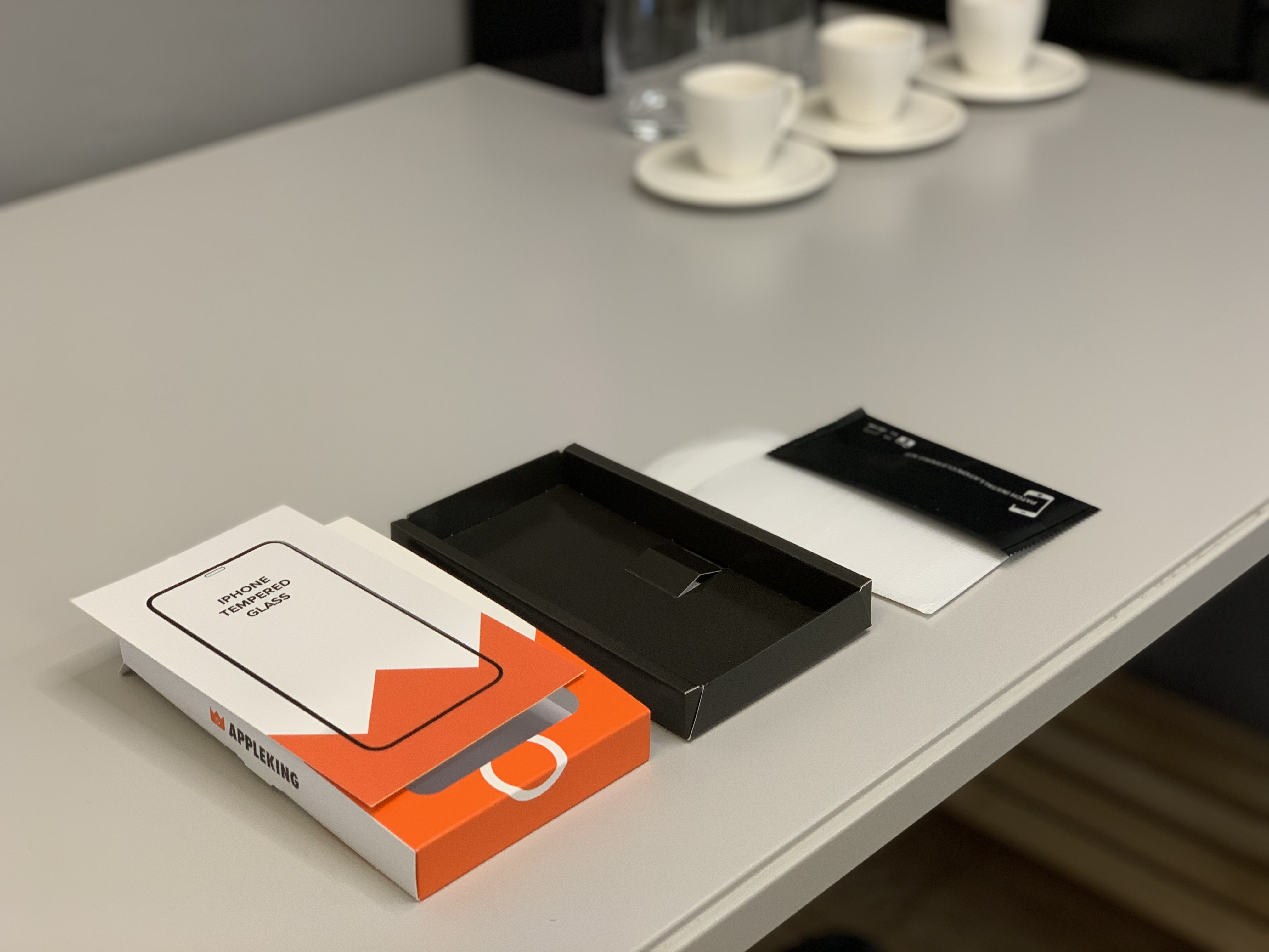 Jak nalepit ochranné sklo na iPhone?
