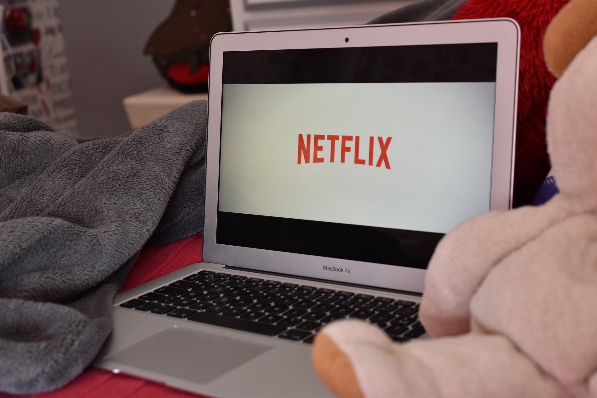 HBO GO a&nbsp;Netflix na&nbsp;cestách. Pořady můžete sledovat i&nbsp;offline