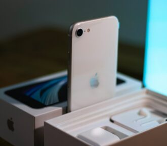 Víme, kdy vyjde iPhone SE 3 i&nbsp;jeho specifikace.