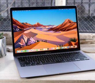 Apple příští rok představí levnější MacBook. Dočkáme se nové řady „MacBook SE“?