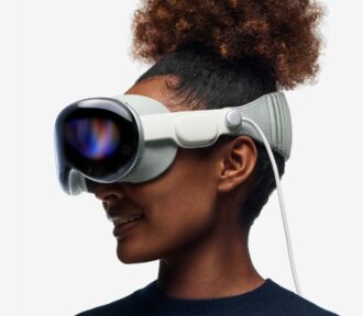 Headset Vision Pro je již ve výrobě a první kusy míří na sklady Applu!