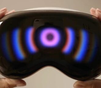 Známe detaily o&nbsp;hardwaru Apple Vision Pro a&nbsp;také o&nbsp;funkcích, které Apple musel zrušit!