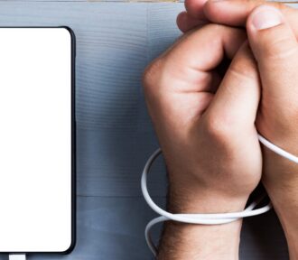 10 triků, jak zkrotit závislost na&nbsp;iPhonu